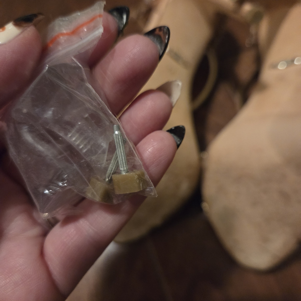 Badgley Mischka Nude Heels